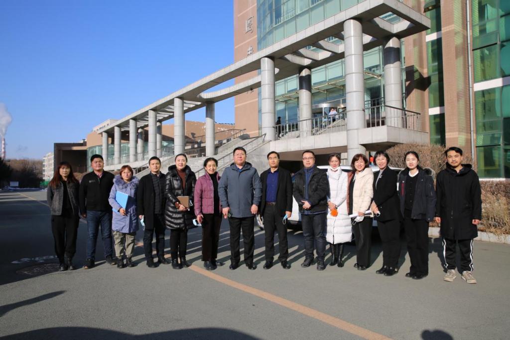 長春經(jīng)開區(qū)工信局領(lǐng)導(dǎo)蒞臨我校指導(dǎo)創(chuàng)業(yè)孵化基地工作，共促校企協(xié)同發(fā)展